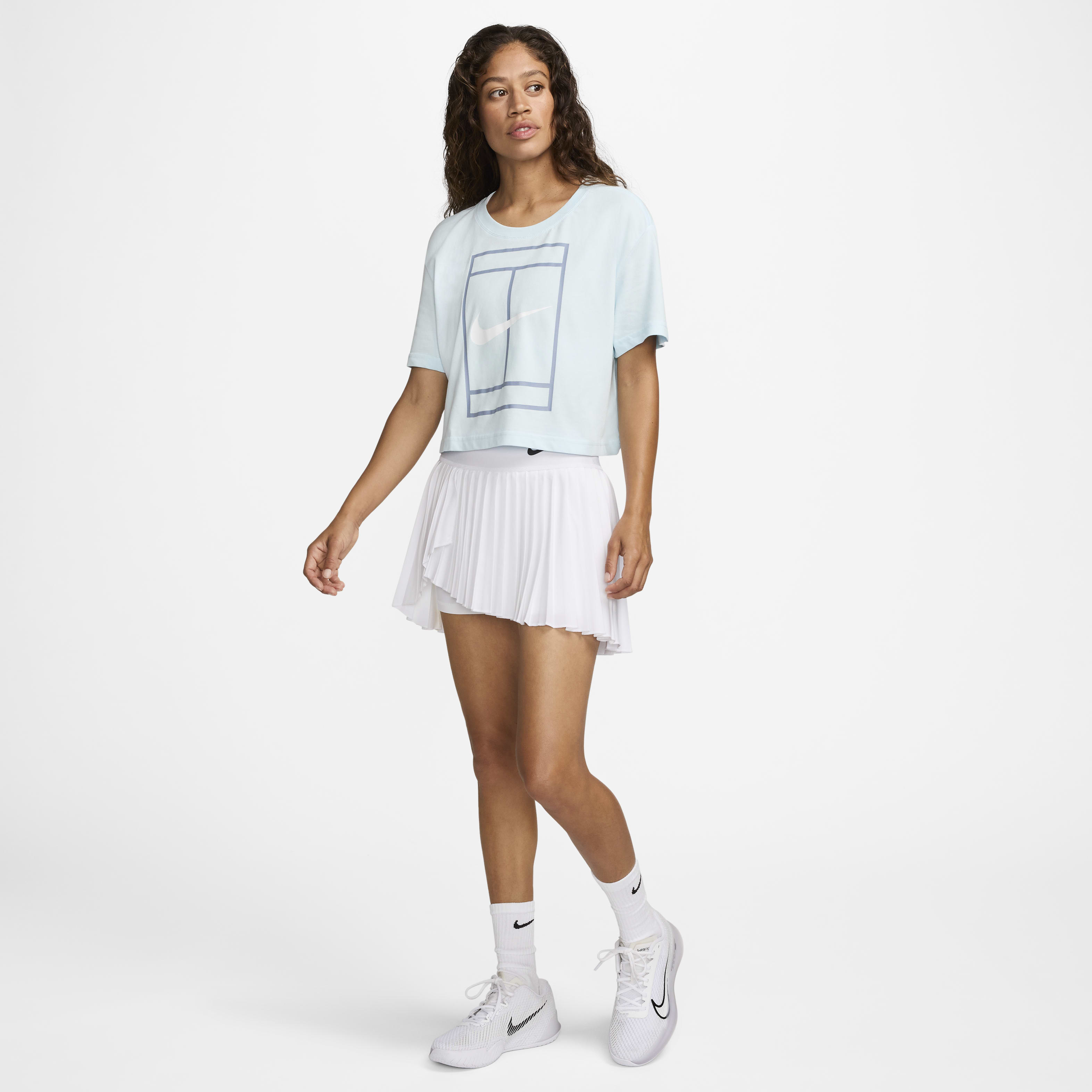 Nike heritage crop top deals